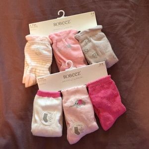 Robeez socks size 2-4
